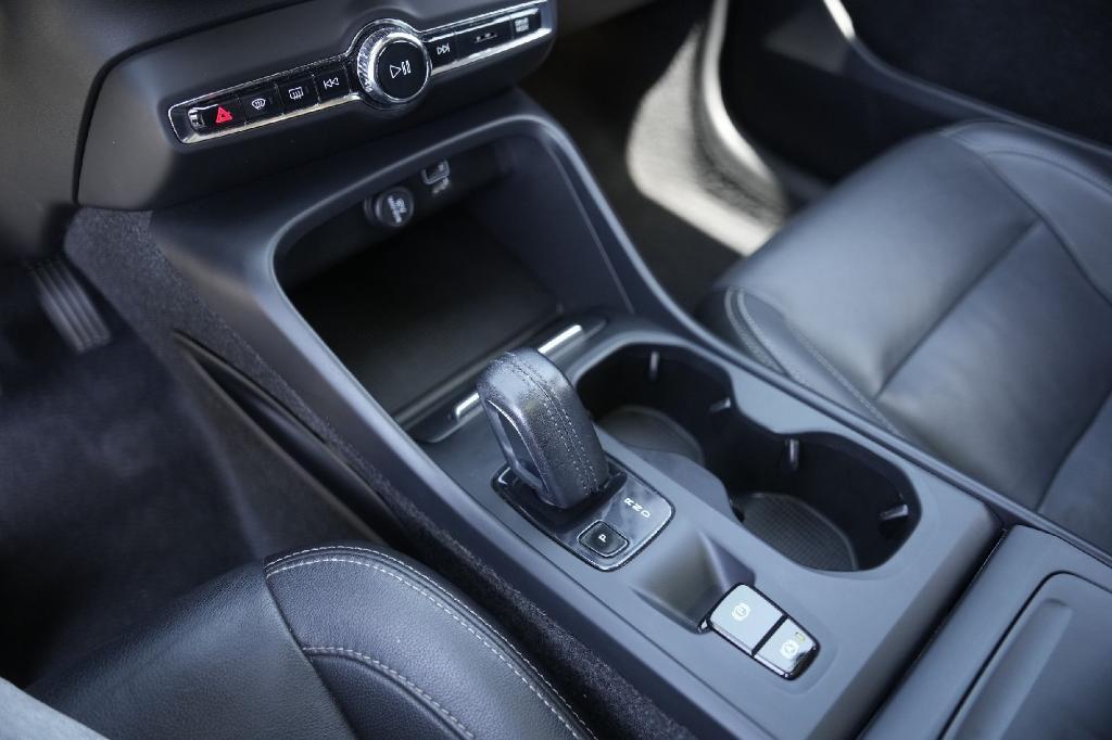 used 2019 Volvo XC40 car, priced at $18,977