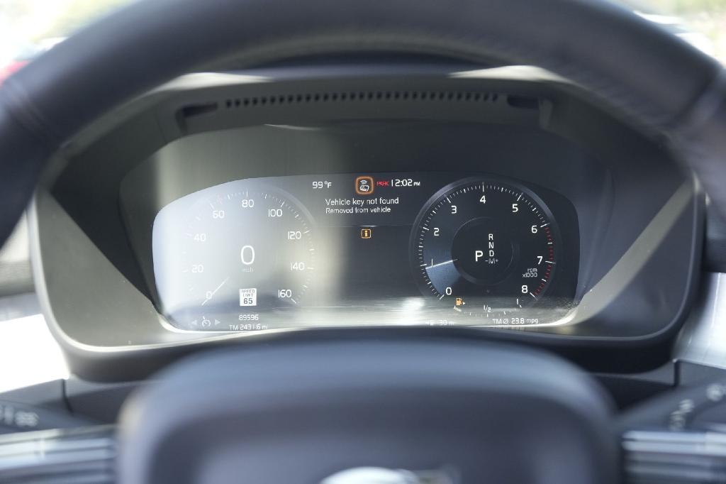 used 2019 Volvo XC40 car, priced at $18,977