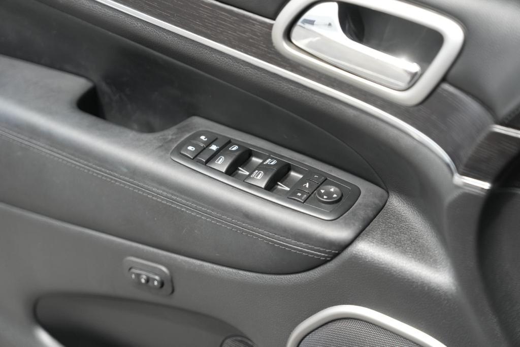used 2017 Jeep Grand Cherokee car, priced at $21,273