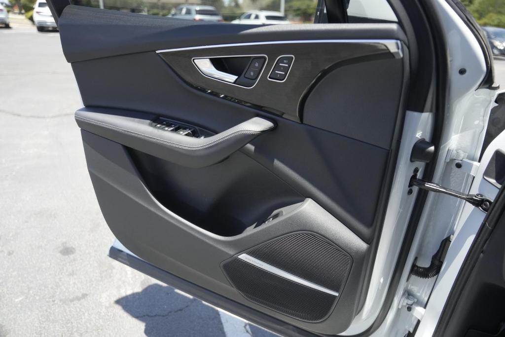 used 2025 Audi Q7 car, priced at $69,895