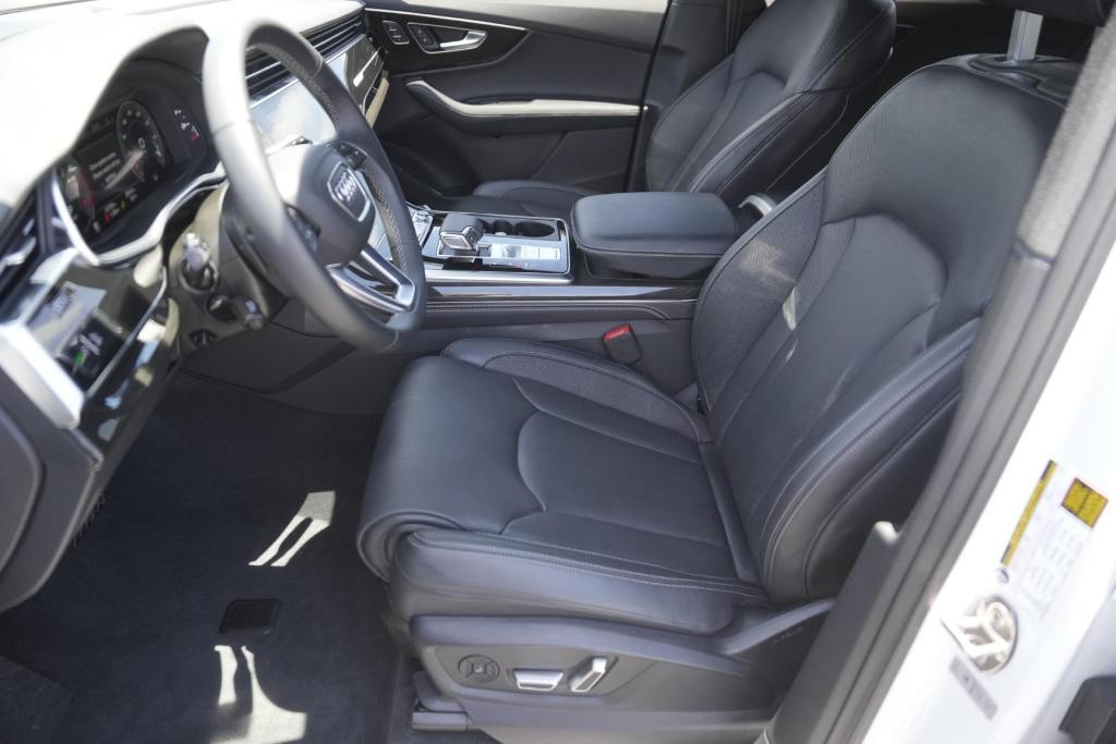 used 2025 Audi Q7 car, priced at $69,895