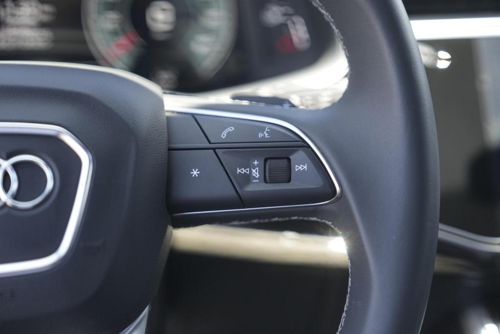 used 2025 Audi Q7 car, priced at $69,895