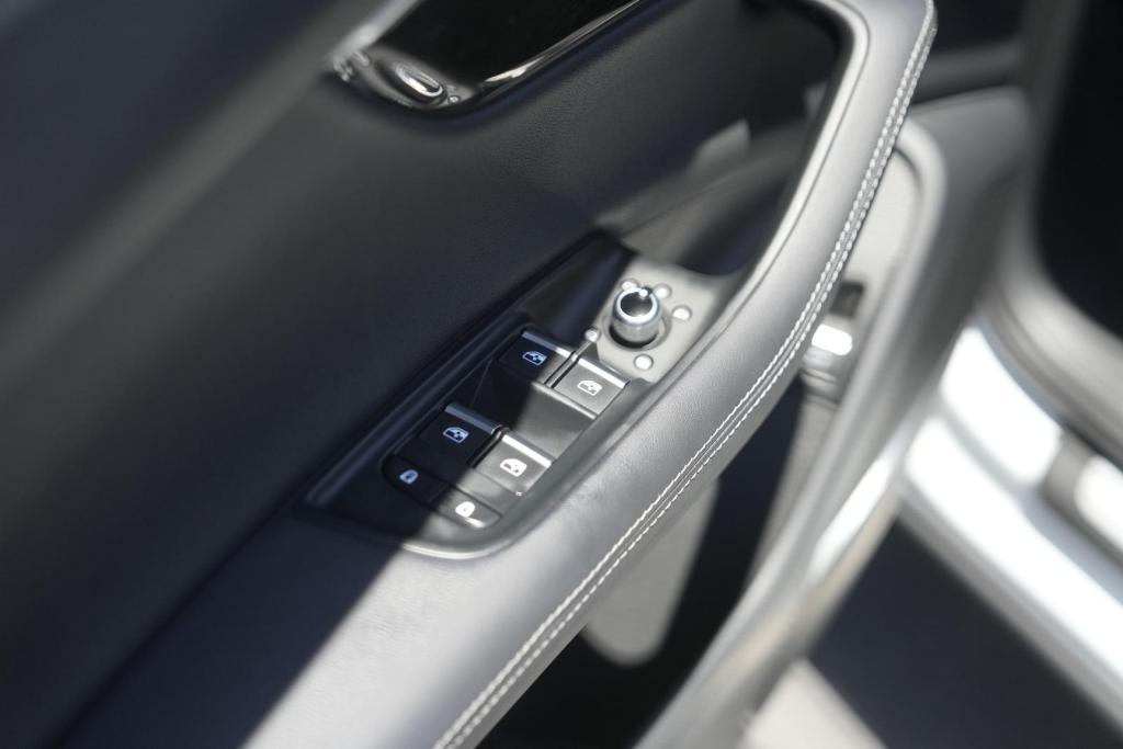 used 2025 Audi Q7 car, priced at $69,895