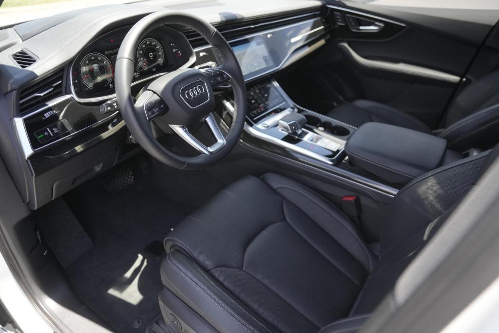 used 2025 Audi Q7 car, priced at $69,895