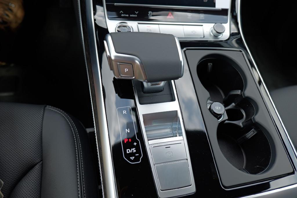 new 2026 Audi Q7 car, priced at $78,295