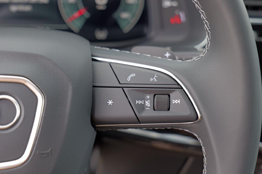 new 2026 Audi Q7 car, priced at $78,295