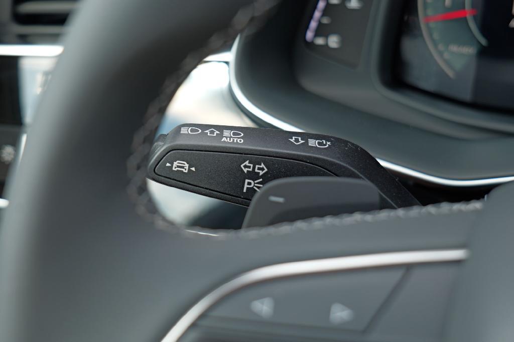 new 2026 Audi Q7 car, priced at $78,295