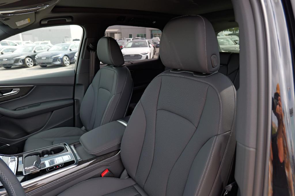 new 2026 Audi Q7 car, priced at $78,295