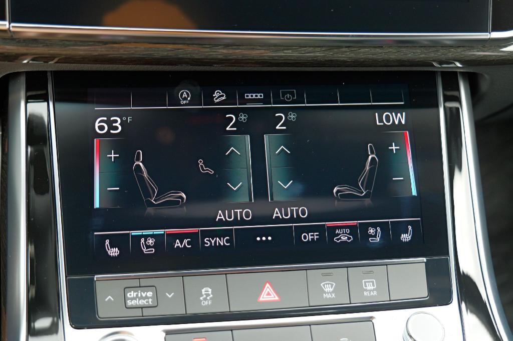 new 2025 Audi Q7 car, priced at $69,975