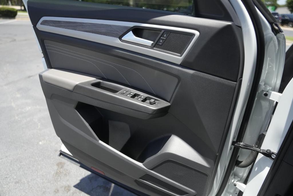 used 2022 Volkswagen Atlas Cross Sport car, priced at $24,304