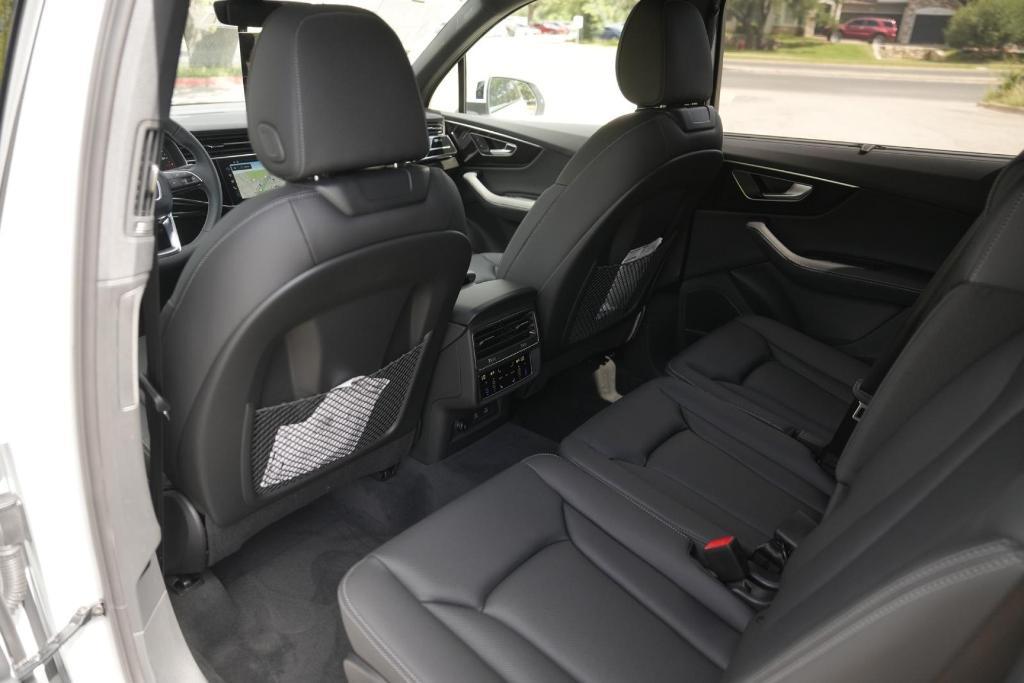 new 2025 Audi Q7 car, priced at $65,754