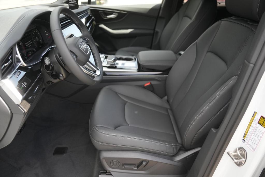 new 2025 Audi Q7 car, priced at $65,754
