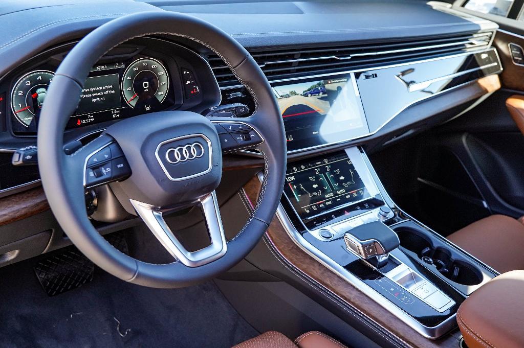 new 2025 Audi Q7 car, priced at $73,281