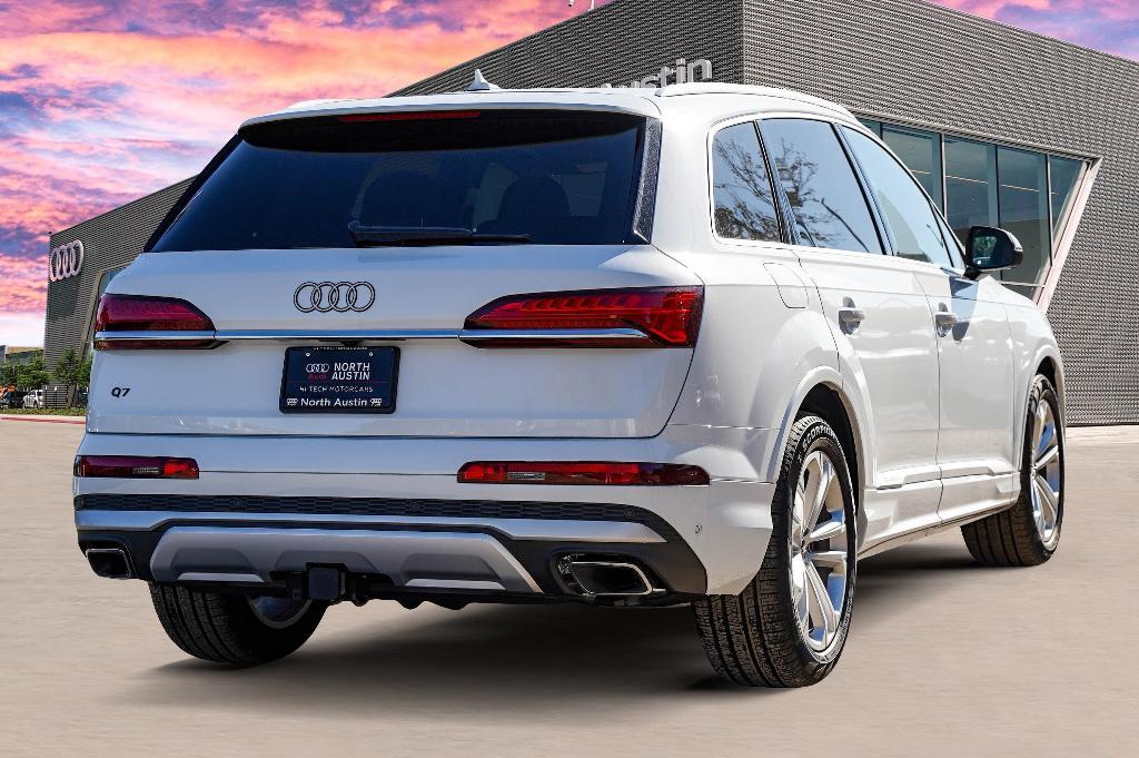 new 2025 Audi Q7 car, priced at $73,281