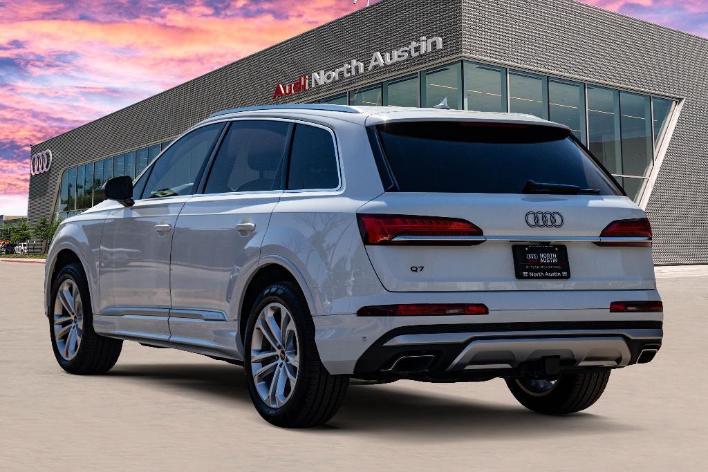 new 2025 Audi Q7 car, priced at $70,095