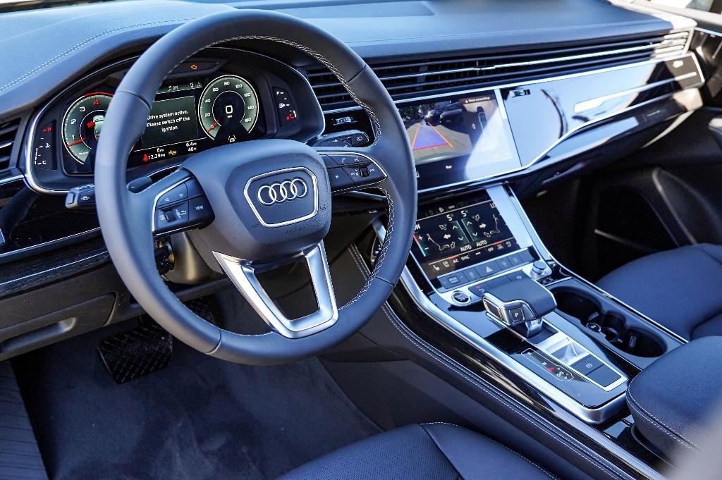 new 2025 Audi Q7 car, priced at $69,448