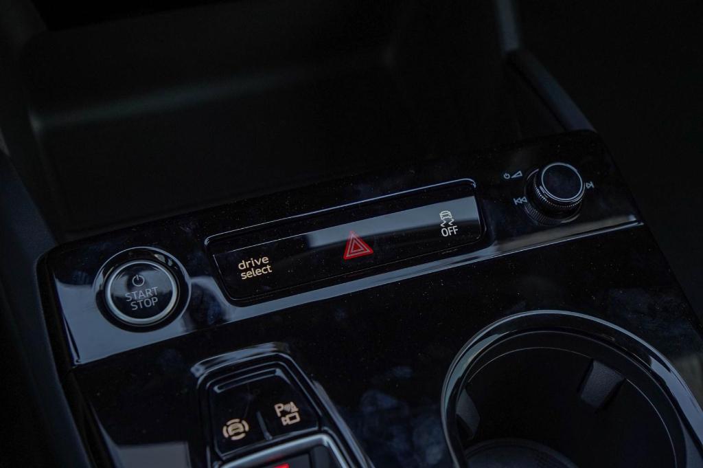 new 2025 Audi Q6 e-tron car, priced at $68,828
