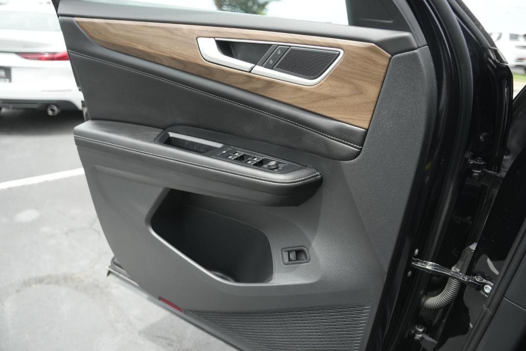 used 2024 Volkswagen Atlas car, priced at $38,656