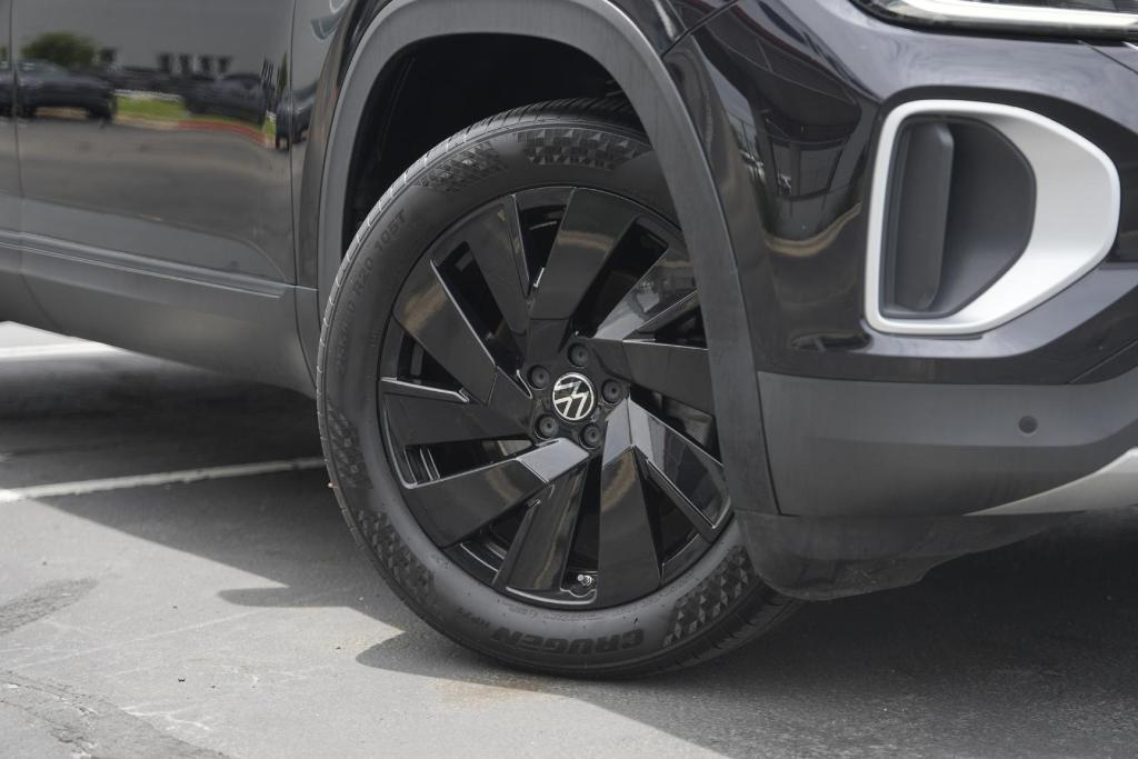 used 2024 Volkswagen Atlas car, priced at $38,656