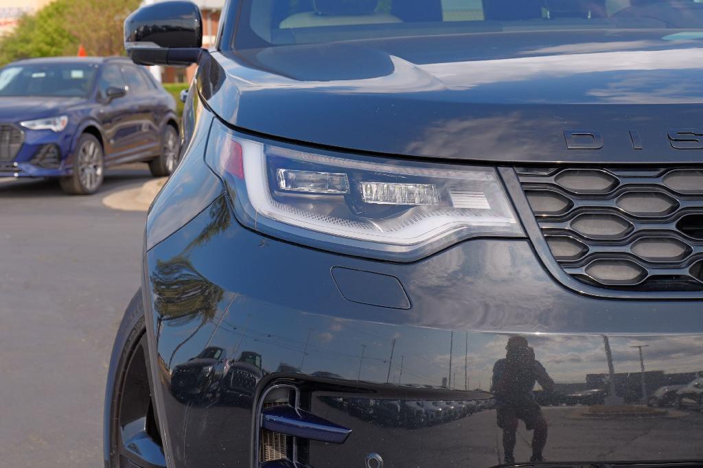 used 2021 Land Rover Discovery car, priced at $31,900