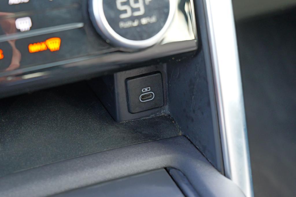 used 2021 Land Rover Discovery car, priced at $31,900