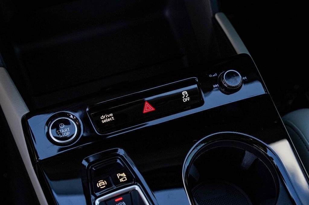 new 2025 Audi Q6 e-tron car, priced at $69,113
