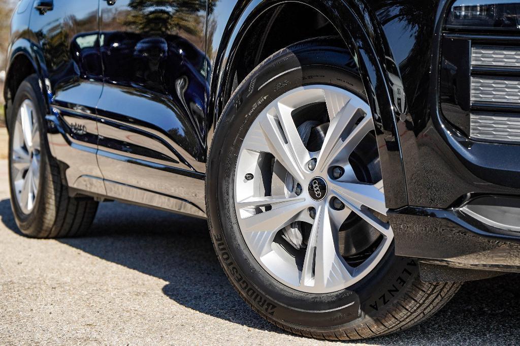 new 2025 Audi Q6 e-tron car, priced at $69,113