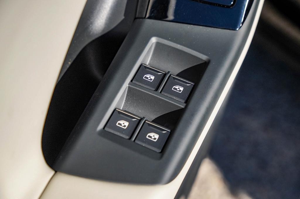 new 2025 Audi Q6 e-tron car, priced at $69,113