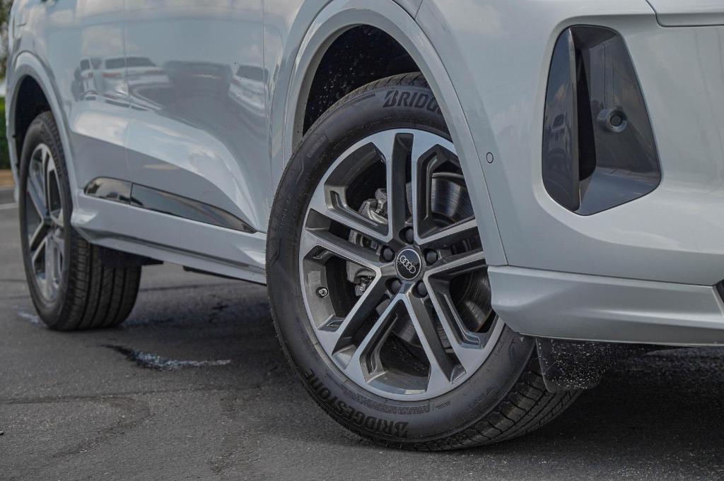 new 2025 Audi Q5 car, priced at $53,731