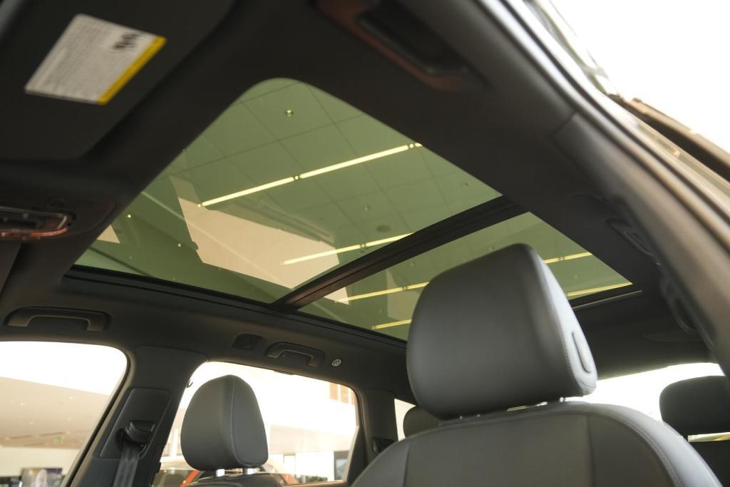 new 2025 Audi Q7 car, priced at $67,650