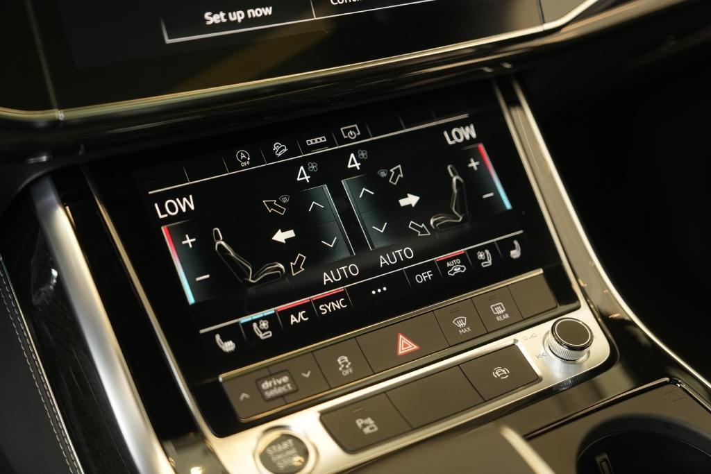 new 2025 Audi Q7 car, priced at $67,650