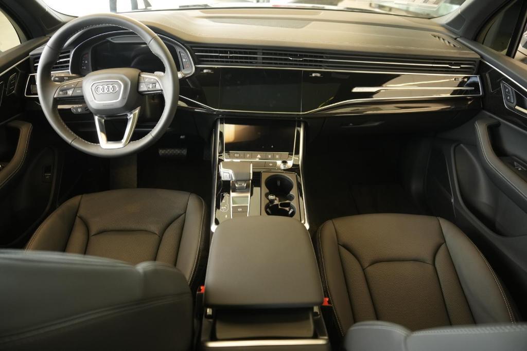 new 2025 Audi Q7 car, priced at $67,650