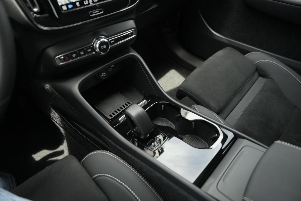 used 2023 Volvo XC40 Recharge Pure Electric car, priced at $34,497