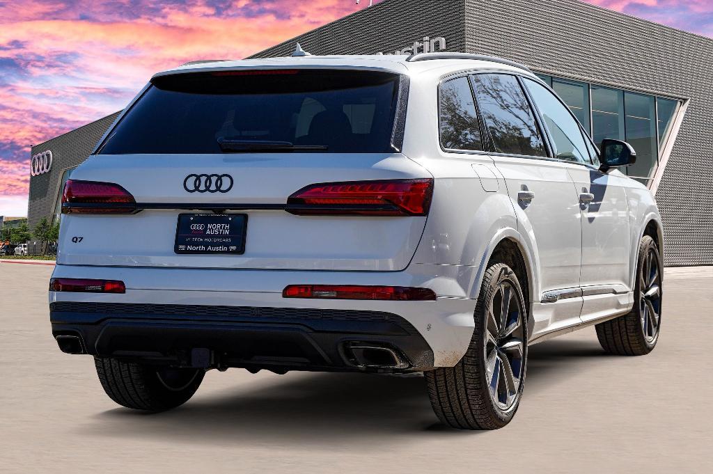 new 2025 Audi Q7 car, priced at $69,448