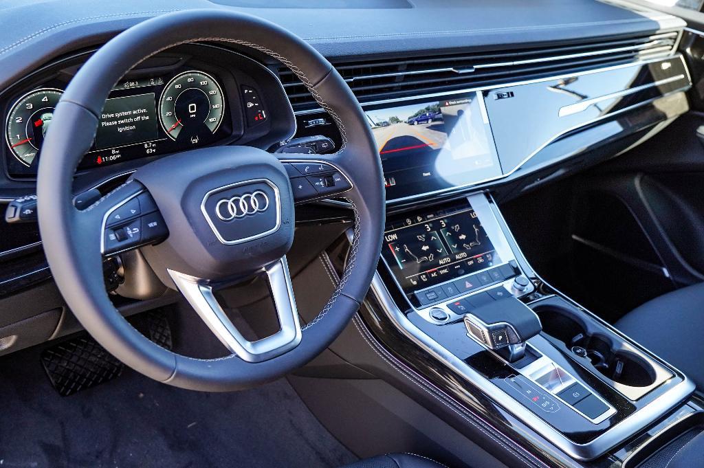 new 2025 Audi Q7 car, priced at $69,448