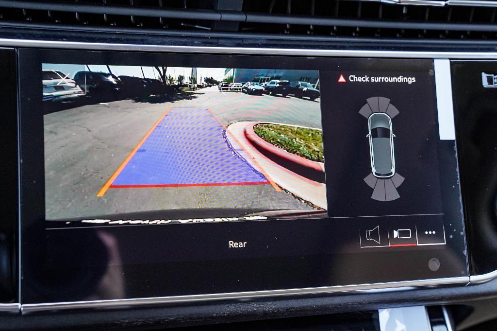 new 2025 Audi Q7 car, priced at $67,930