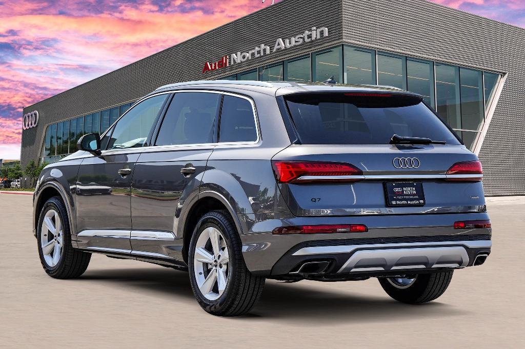 new 2025 Audi Q7 car, priced at $67,930