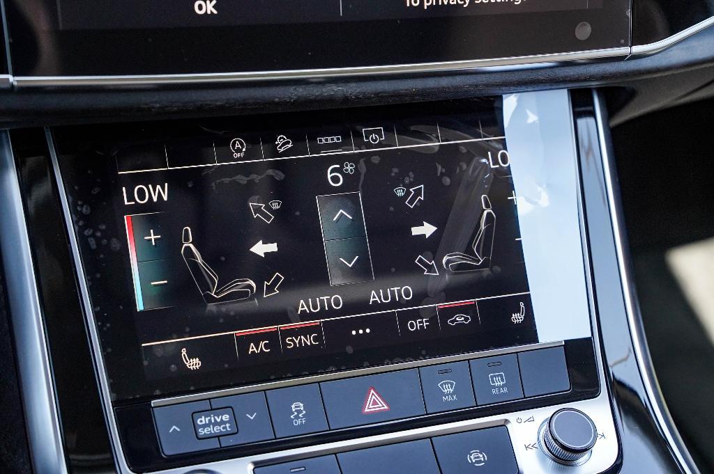 new 2025 Audi Q7 car, priced at $67,930