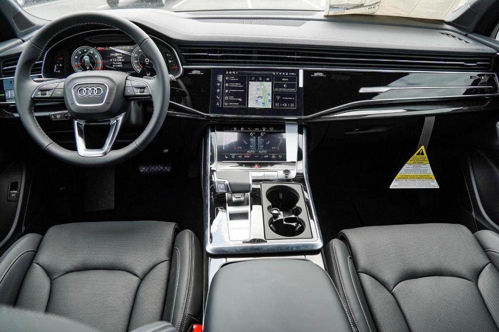 new 2025 Audi Q7 car, priced at $76,563