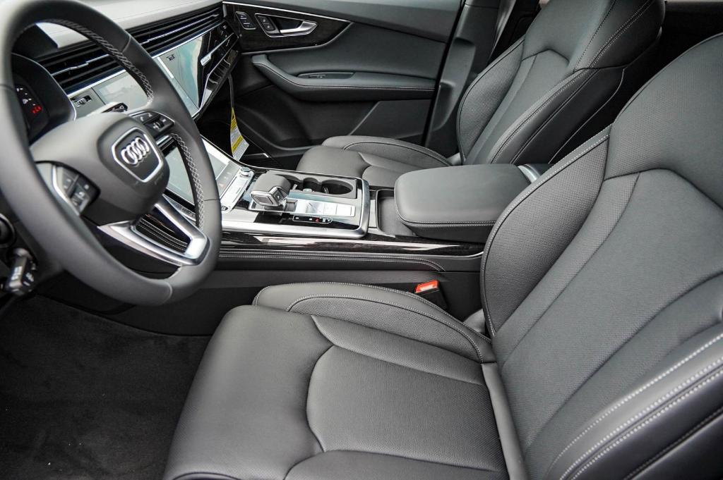new 2025 Audi Q7 car, priced at $76,563