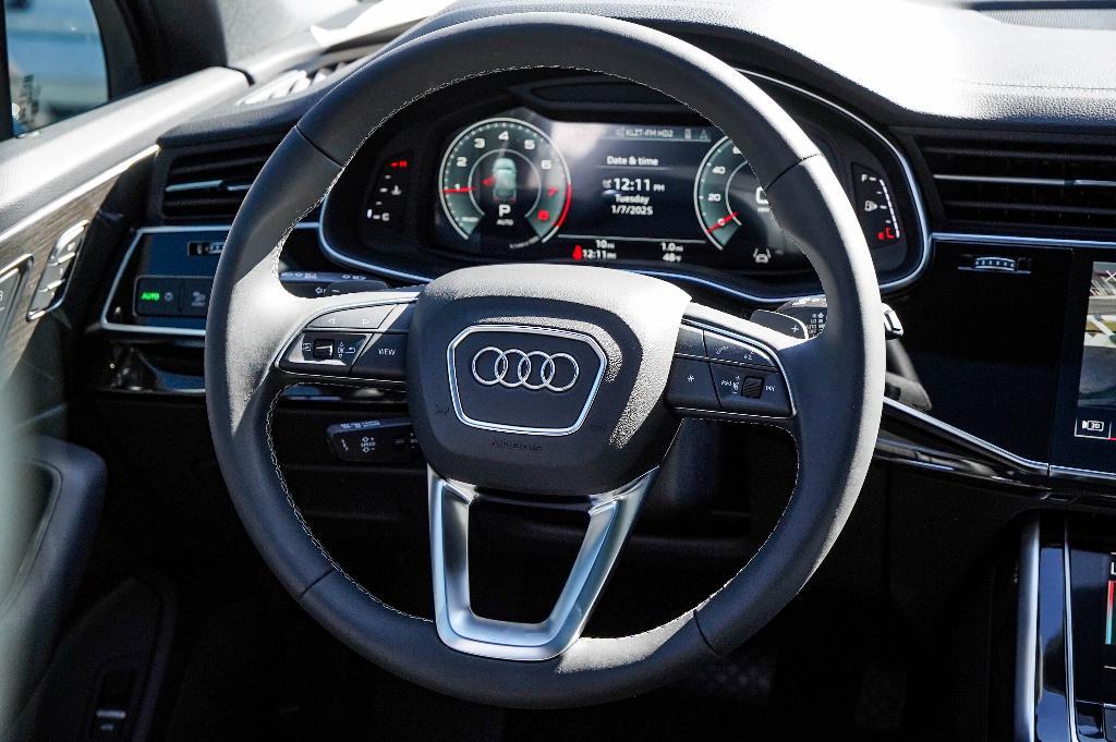 new 2025 Audi Q7 car, priced at $59,820