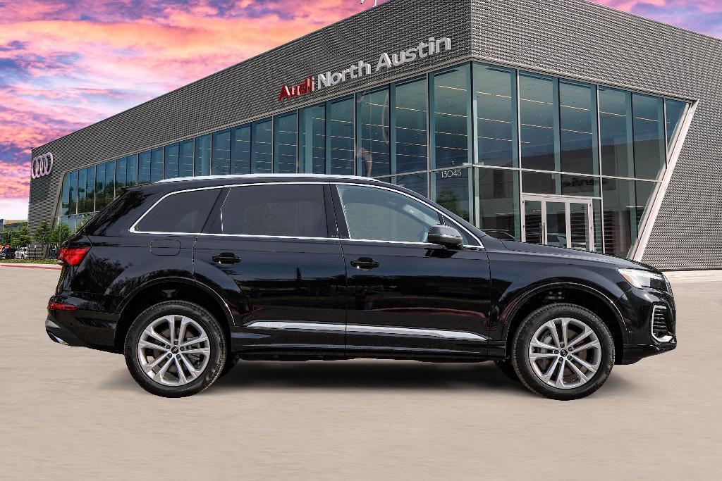 new 2025 Audi Q7 car, priced at $75,795