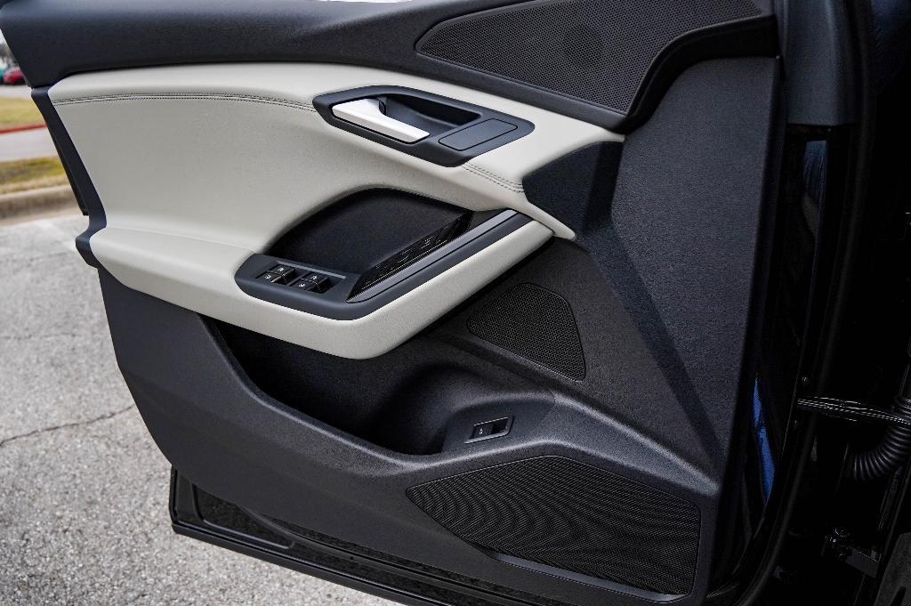 new 2025 Audi Q6 e-tron car, priced at $67,450