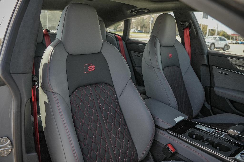 new 2025 Audi S7 car, priced at $110,455