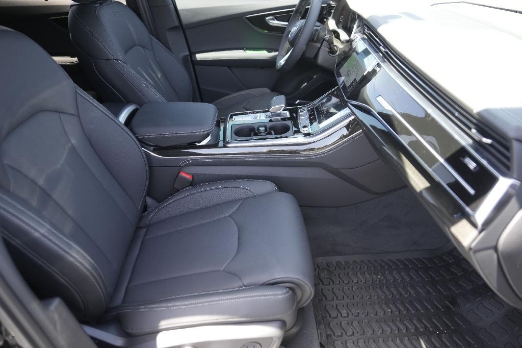 new 2025 Audi Q7 car, priced at $78,306