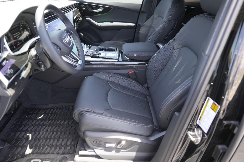 new 2025 Audi Q7 car, priced at $78,306