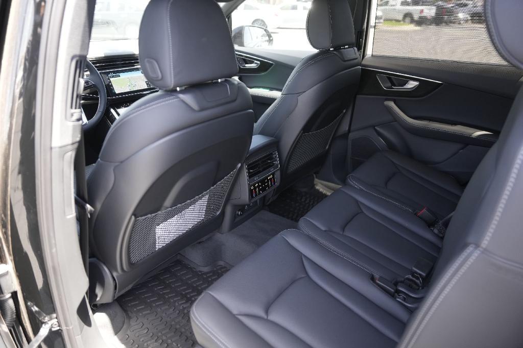 new 2025 Audi Q7 car, priced at $78,306