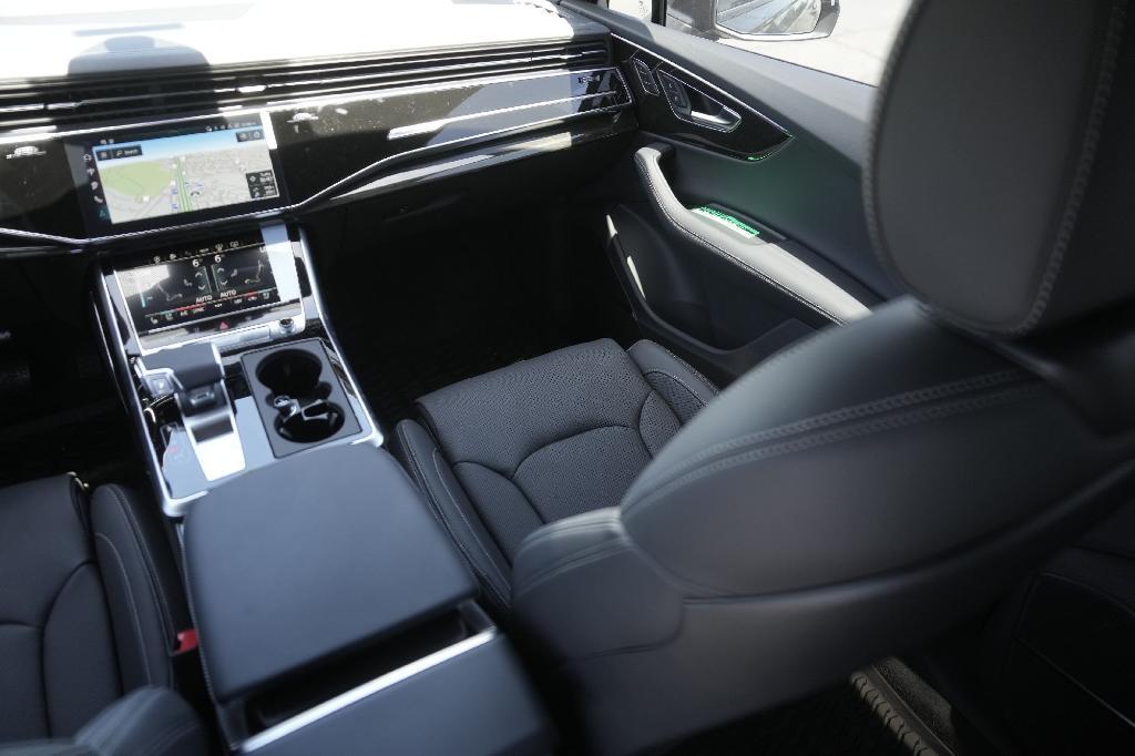new 2025 Audi Q7 car, priced at $78,306