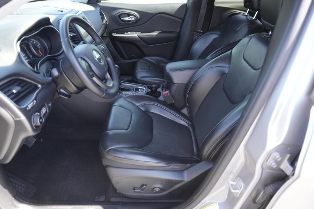 used 2019 Jeep Cherokee car, priced at $13,875