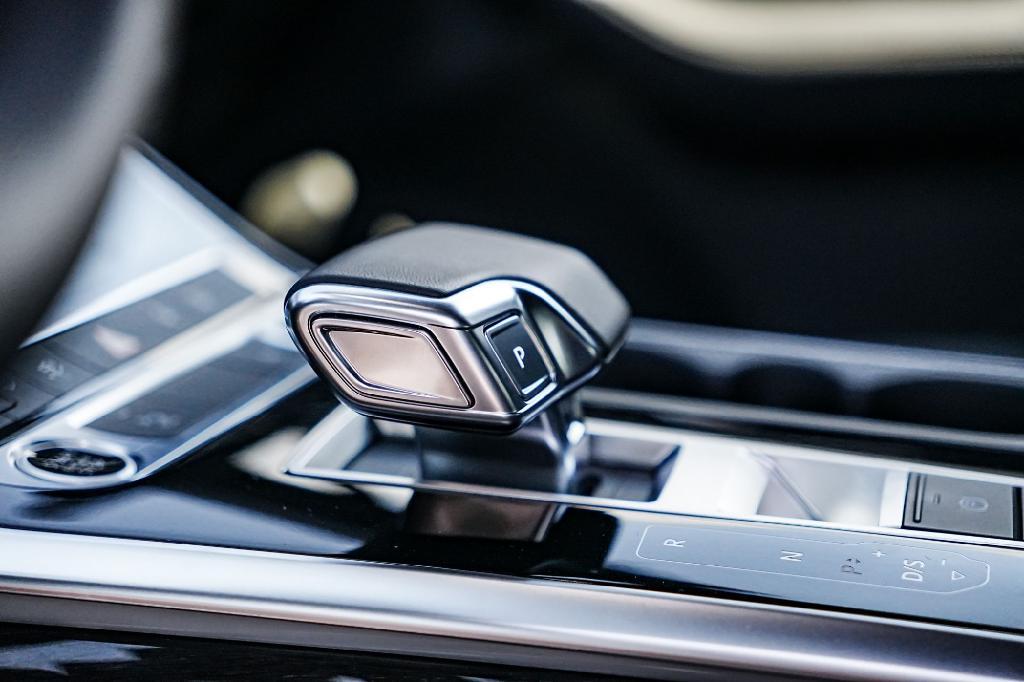 used 2025 Audi Q7 car, priced at $58,172